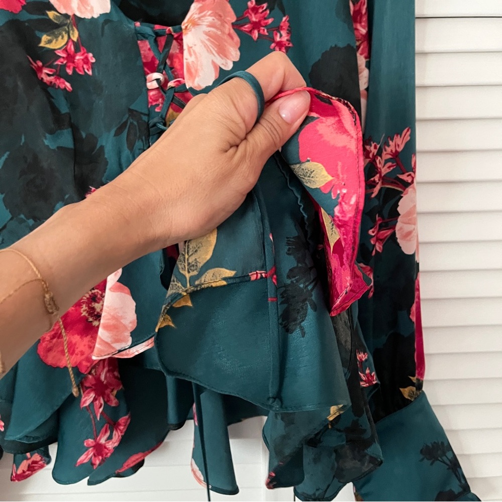Misa Los Angeles green floral print ruffle peplum hem long sleeve blouse size S. - Picture 5 of 12